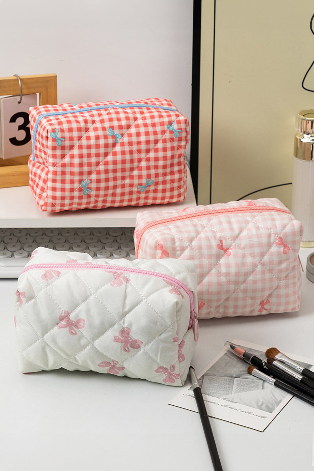 White Sweet Bow Knot Print Quilted Zipper Cosmetic Bag