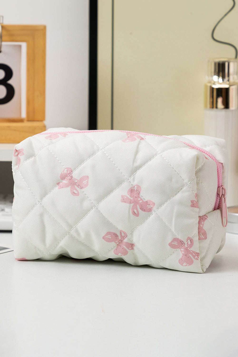 White Sweet Bow Knot Print Quilted Zipper Cosmetic Bag