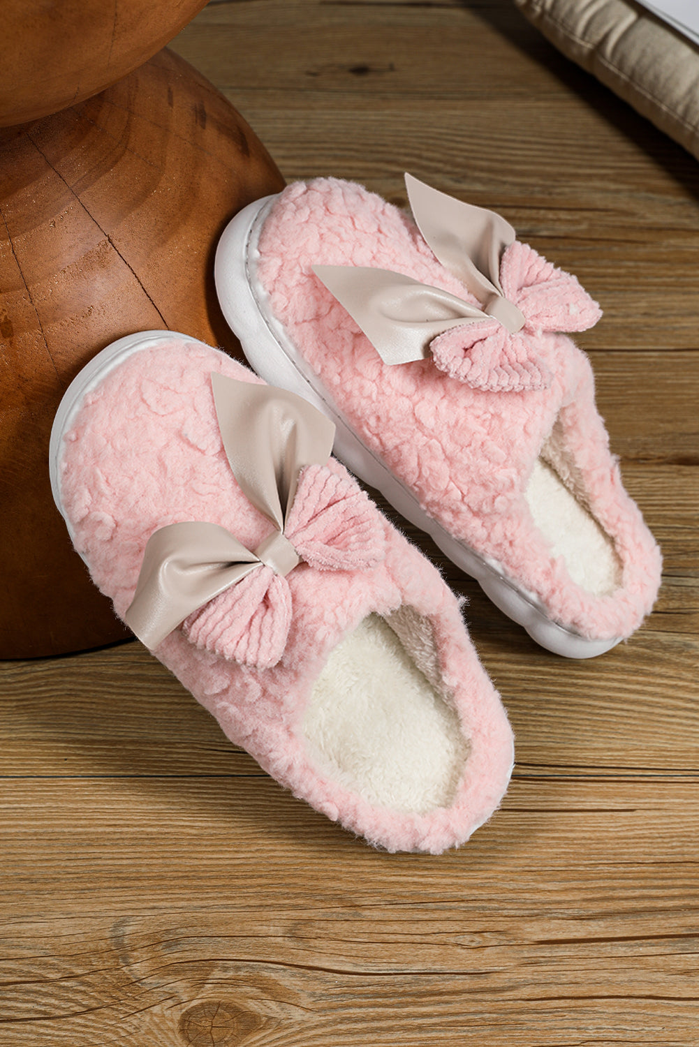 Pink Contrast Bowknot Applique Plush Winter Slippers